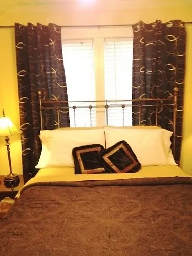 Villa Toscana Guest House B&B Hotel Chicago