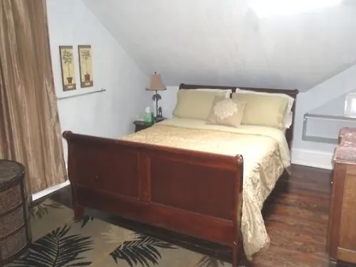 Villa Toscana Guest House B&B Chicago