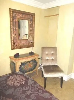 Villa Toscana Guest House B&B